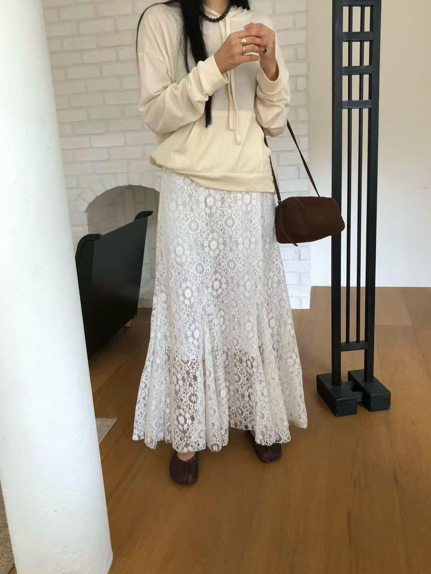 蕾絲花磚紋落地長裙